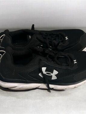 Under Armour Black and White Charged Assert athletic Shoes Sz 10 Women’s